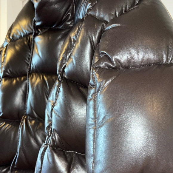 Givenchy Puffer Jucket - Picture 3 of 10